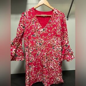 WAYF Pink Floral Ruffle Sleeve Shift Dress